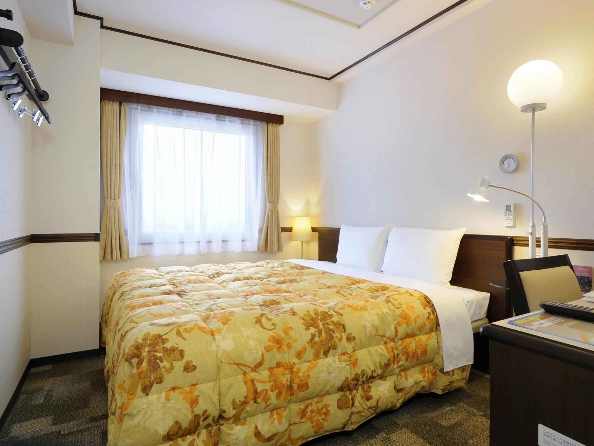 Toyoko Inn Osaka Namba Nippombashi Exterior photo